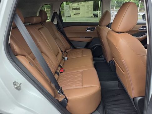 New 2026 Nissan Rogue Platinum AWD/4WD image 12