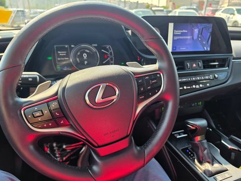 Used 2024 Lexus ES 300h w/ Premium Package FWD image 18