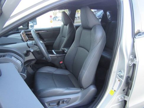 Used 2023 Toyota bZ4X Limited image 6