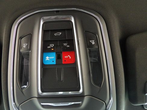 Used 2023 Jeep Grand Cherokee L Laredo image 8