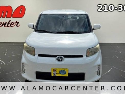 Used 2014 Scion xB FWD image 8