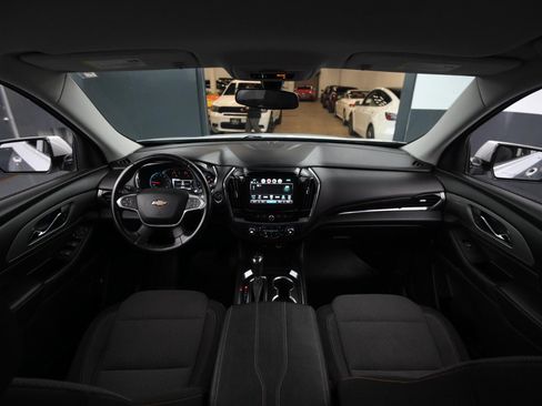 Used 2018 Chevrolet Traverse LT image 17
