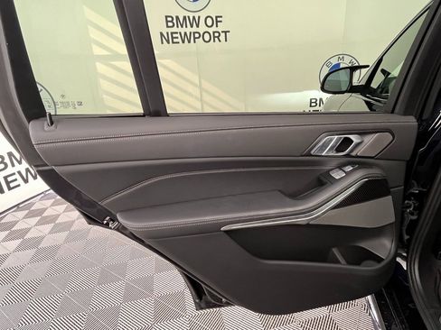 Used 2025 BMW X7 M60i w/ Executive Package image 22