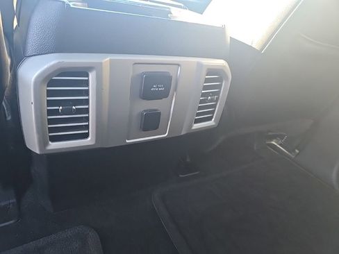 Used 2015 Ford F150 Lariat image 27