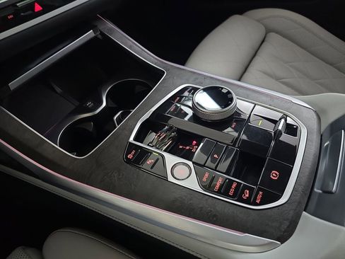 Used 2023 BMW X7 xDrive40i w/ Premium Package image 29