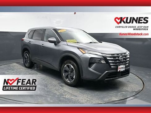 Used 2025 Nissan Rogue SV image 1