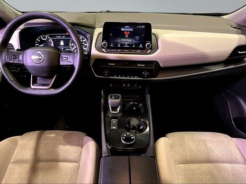Used 2025 Nissan Rogue SV AWD/4WD image 8
