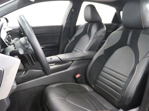 Used 2021 Toyota Avalon XSE image 10