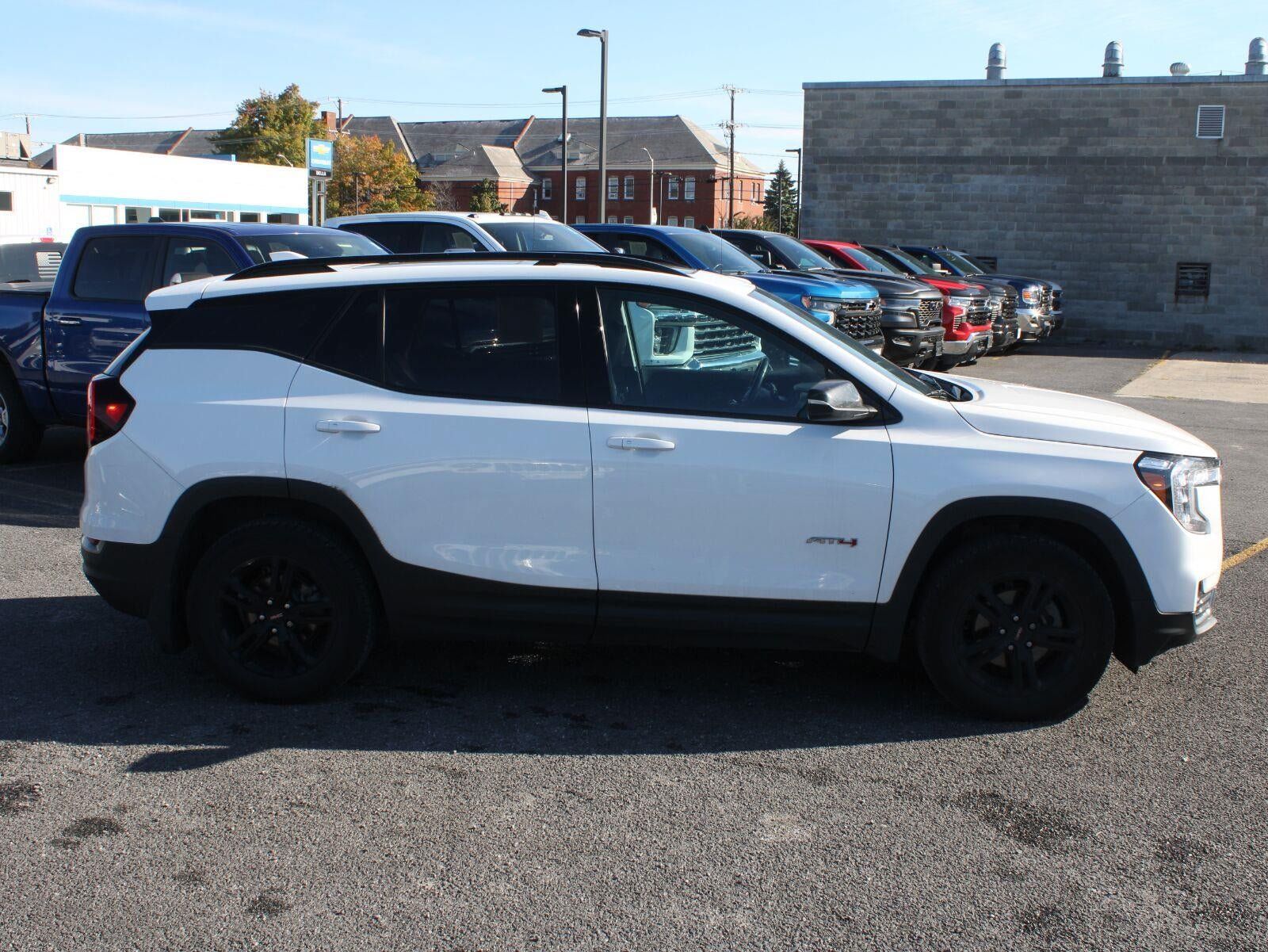 Used 2022 GMC Terrain AT4 w/ GMC Pro Grade Package AWD/4WD image 4
