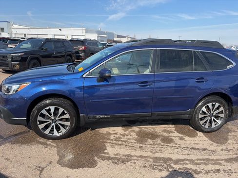 Used 2017 Subaru Outback 2.5i Limited image 2