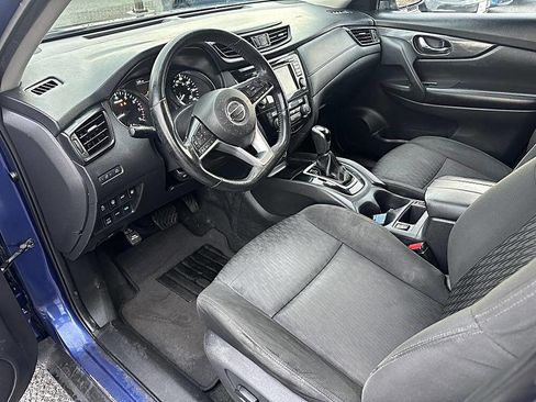 Used 2019 Nissan Rogue SV image 9