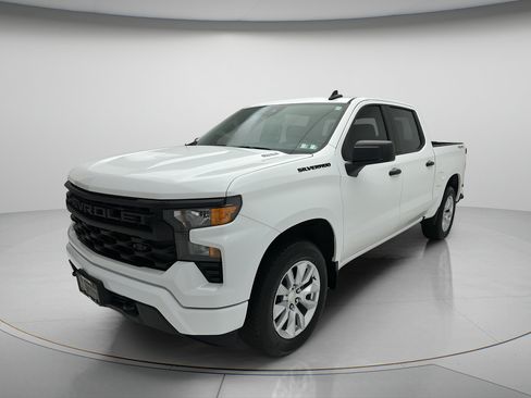 Used 2024 Chevrolet Silverado 1500 Custom w/ LPO, Dark Essentials Package AWD/4WD image 4