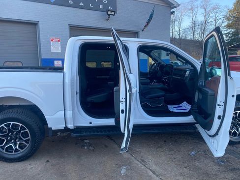 Used 2022 Ford F150 Lariat image 2