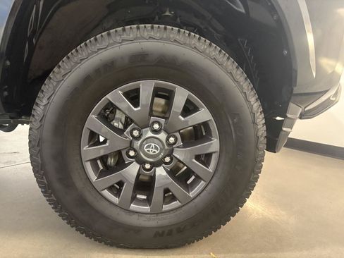 Used 2023 Toyota Tacoma SR5 AWD/4WD image 45