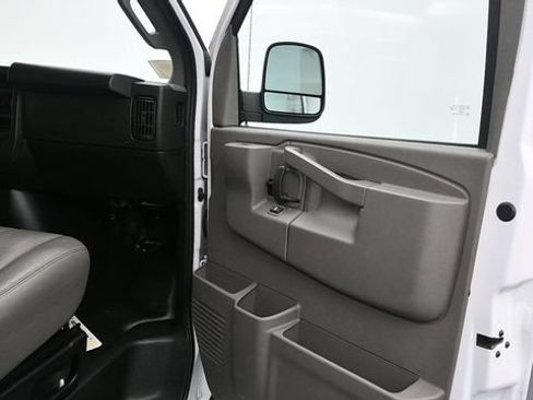 Used 2024 Chevrolet Express 3500 LS RWD image 16