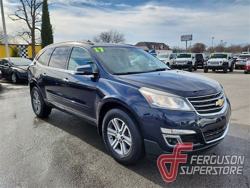 Used 2017 Chevrolet Traverse LT image 1