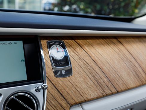 Certified 2017 Rolls-Royce Wraith image 28