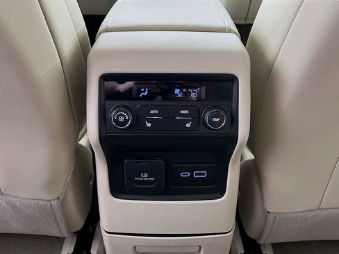 Used 2023 GMC Acadia Denali AWD/4WD image 25