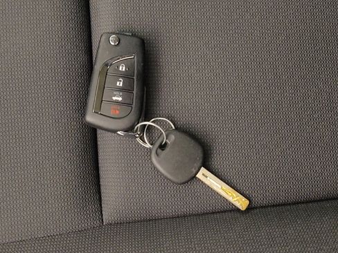 Used 2023 Toyota Corolla LE FWD image 32