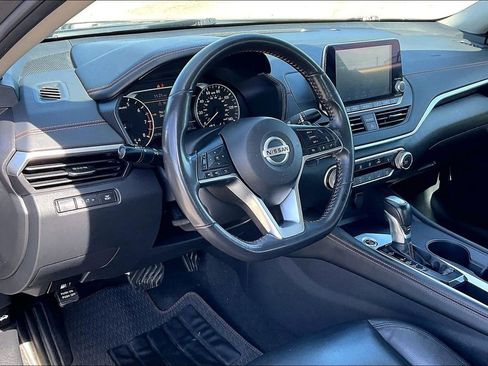 Used 2022 Nissan Altima 2.5 SR w/ Midnight Edition Package image 14