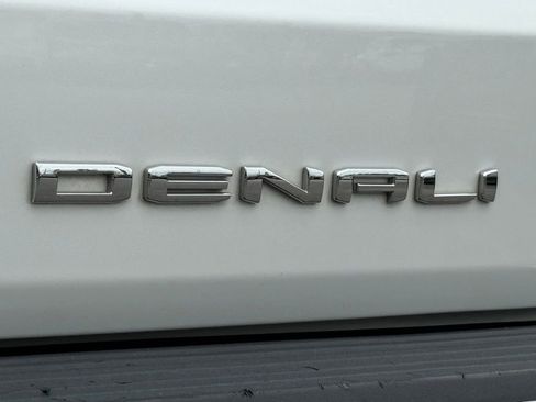 Used 2023 GMC Yukon Denali Ultimate w/ LPO, Floor Liner Package AWD/4WD image 13