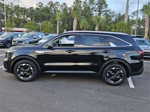 New 2025 Kia Sorento S w/ Panoramic Sunroof Package image 3