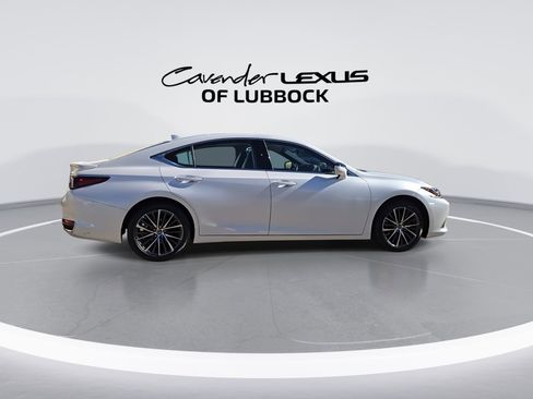 Certified 2025 Lexus ES 300h w/ Premium Package image 9