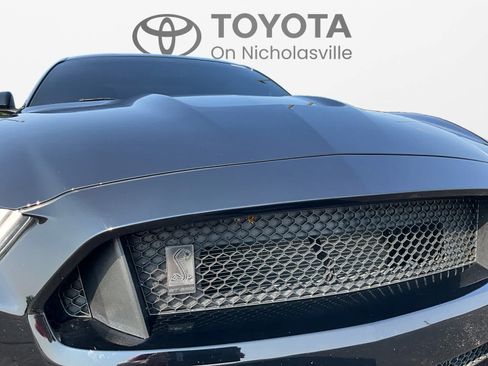 Used 2016 Ford Mustang Shelby GT350 w/ Technology Package RWD image 9