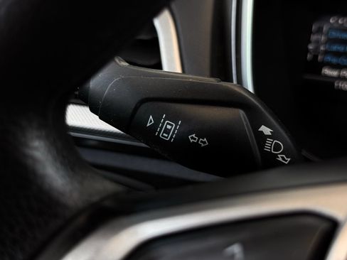 Used 2019 Ford Fusion SE FWD image 33
