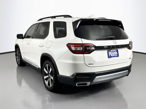 Certified 2024 Honda Pilot Touring image 7