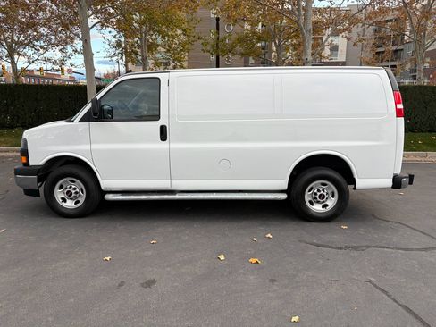 Used 2024 GMC Savana 2500 w/ Driver Convenience Package image 11