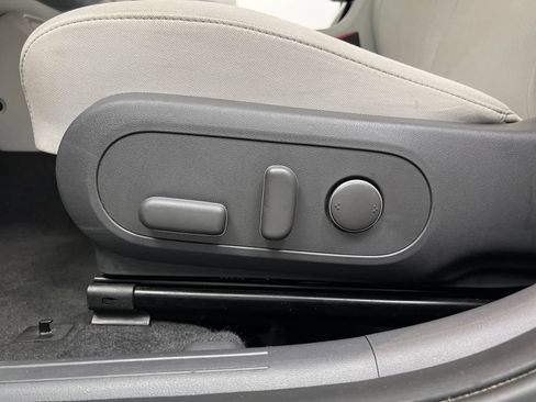 Used 2025 Hyundai Kona SEL AWD/4WD image 13
