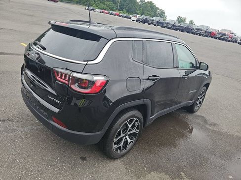 Used 2025 Jeep Compass Limited AWD/4WD image 7