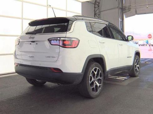 Used 2025 Jeep Compass Limited AWD/4WD image 4