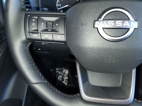 Used 2025 Nissan Rogue SV image 23