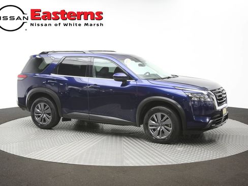 Used 2025 Nissan Pathfinder SV FWD image 46