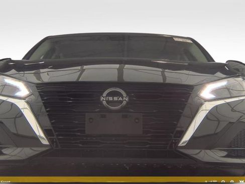 Used 2023 Nissan Altima 2.5 S FWD image 2