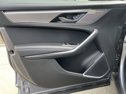 Certified 2024 Jaguar F-PACE R-Dynamic S image 11