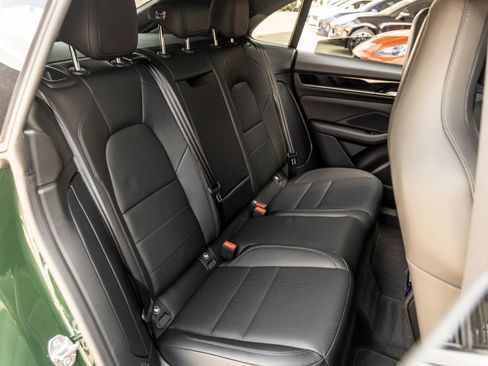 Certified 2025 Porsche Macan 4 Electric image 35