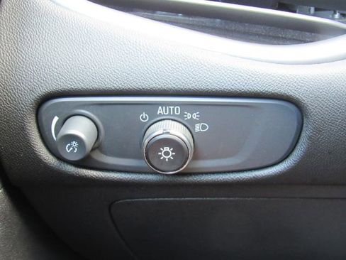 Used 2025 Chevrolet Malibu LT image 32