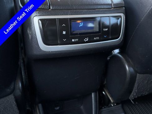 Used 2019 Toyota Highlander XLE image 24
