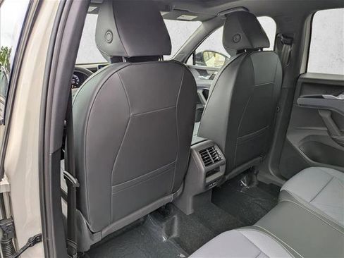 New 2026 Volkswagen Tiguan SE R-Line FWD image 24