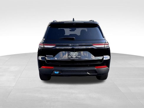 Used 2023 Jeep Grand Cherokee Trailhawk w/ Luxury Tech Group III image 6