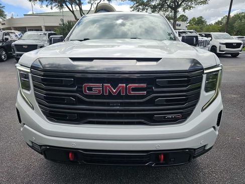 Used 2023 GMC Sierra 1500 AT4 w/ AT4 Premium Package AWD/4WD image 9