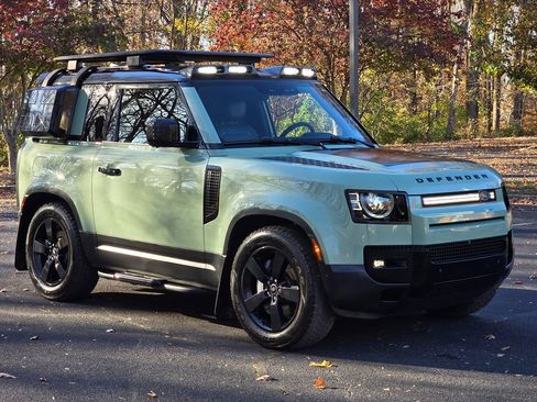 Used 2023 Land Rover Defender 110 75th Limited Edition image 9