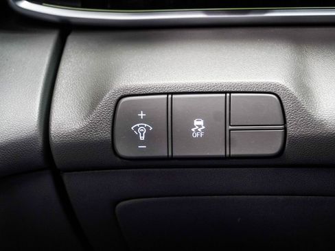 Used 2024 Hyundai Elantra SEL w/ Convenience Package image 28