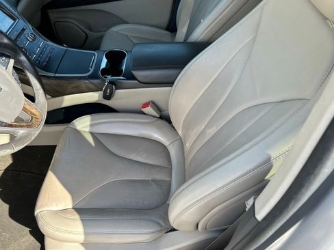 Used 2018 Lincoln MKX Select w/ Select Plus Package FWD image 5