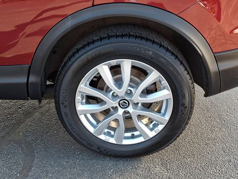 Used 2020 Nissan Rogue Sport SV w/ All-Weather Package image 30