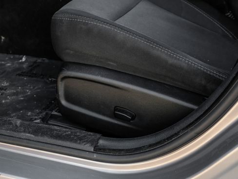 Used 2018 Dodge Charger SXT image 39