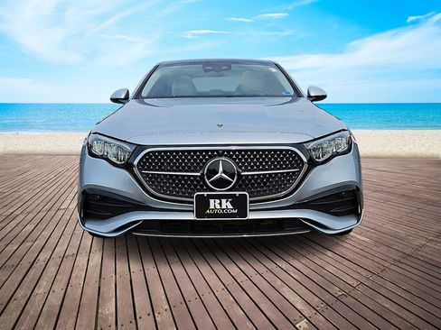 Used 2024 Mercedes-Benz E 450 4MATIC Sedan image 2